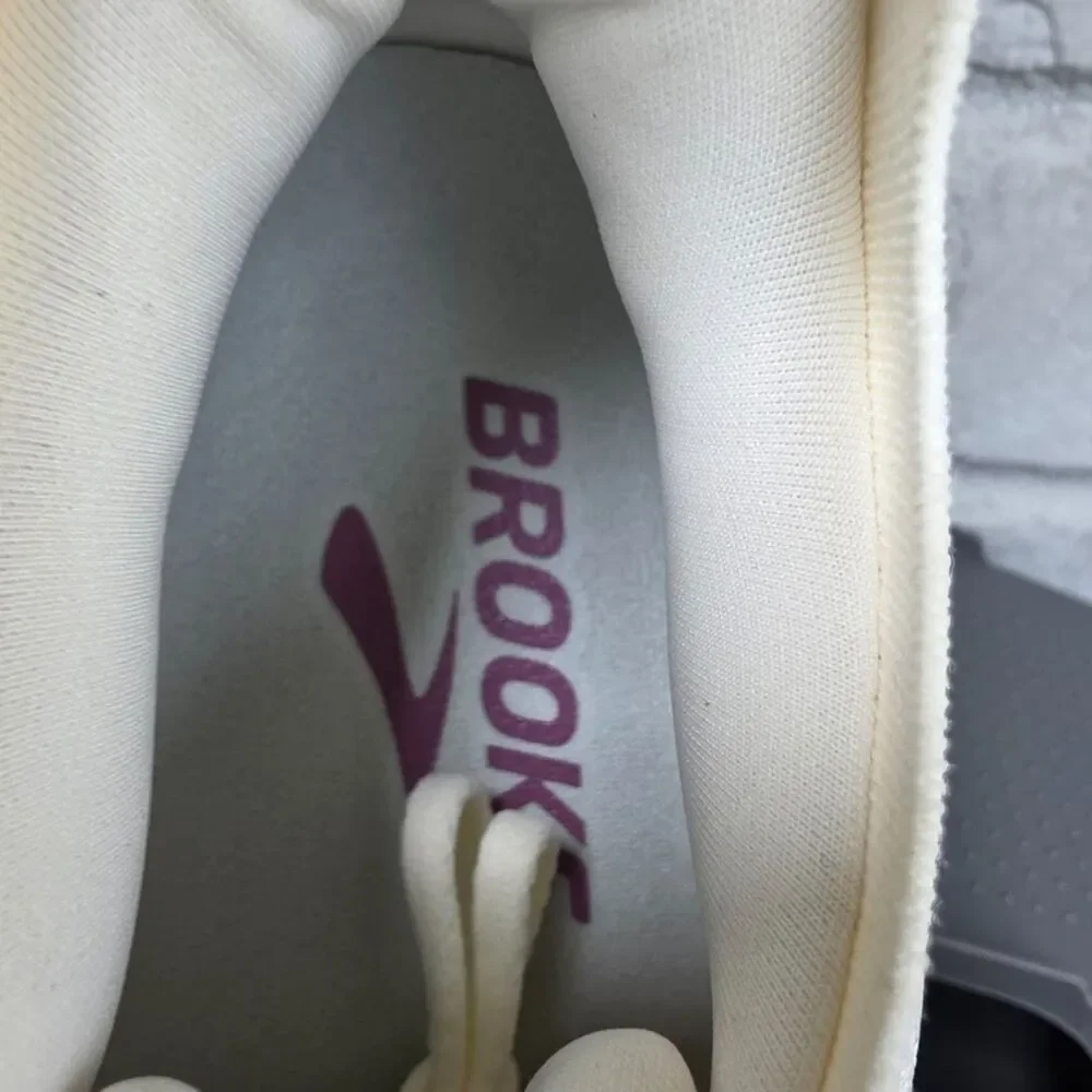 Brooks Adrenaline GTS 25 Coconut Argyle Purple Women's Running Shoes Size 10.5